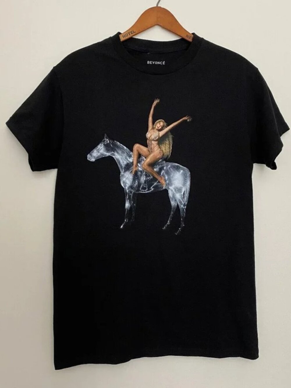 Beyonce Renaissance Tshirt size small POSE #4